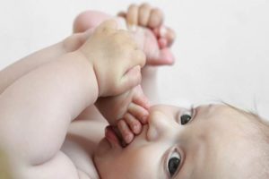 Zahnungshilfe für das Baby – Was bei Schmerzen hilft